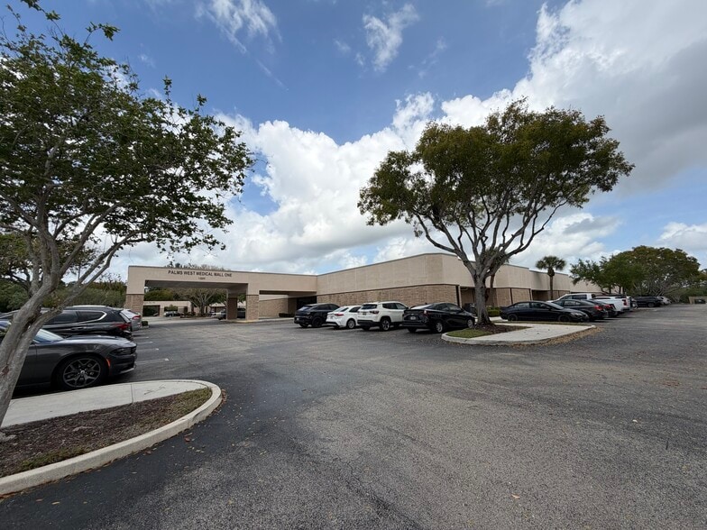 Primary Photo Of 13005 Southern Blvd, Loxahatchee Medical For Sale