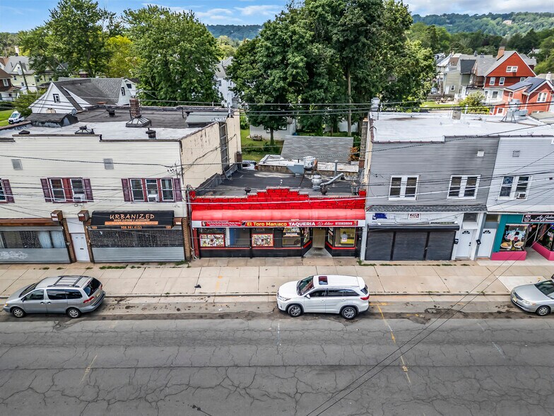 More Photos Of 1011 E 2nd St, Plainfield Storefront For Sale