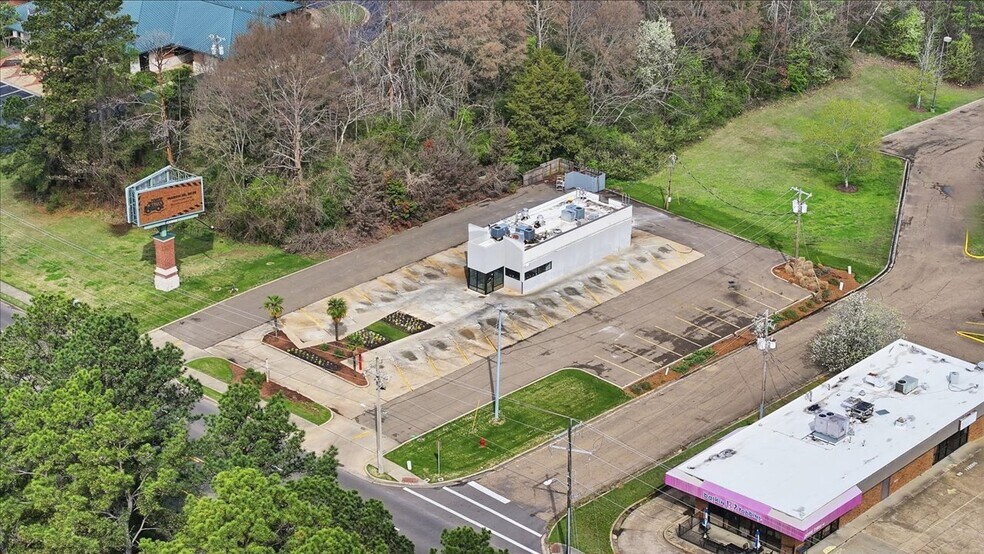 More Photos Of 1900 E County Line Rd, Ridgeland Fast Food For Sale