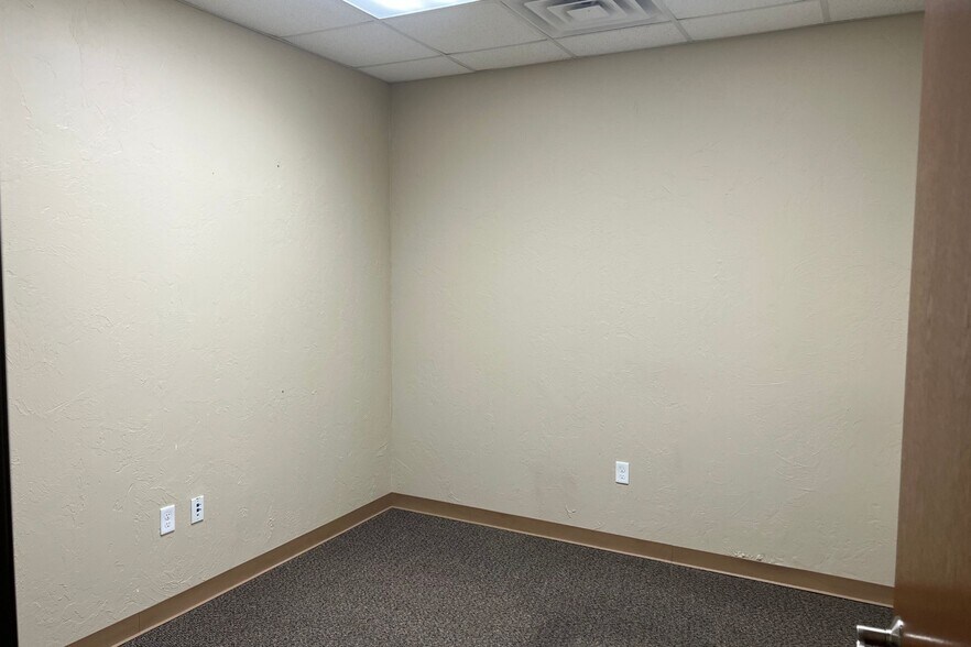 More Photos Of 2820 Global Pky, Midwest City Industrial For Sale