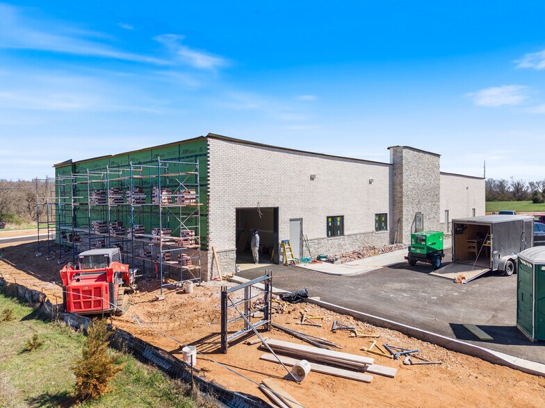 More Photos Of 4103 SW 2nd St, Bentonville Office For Lease