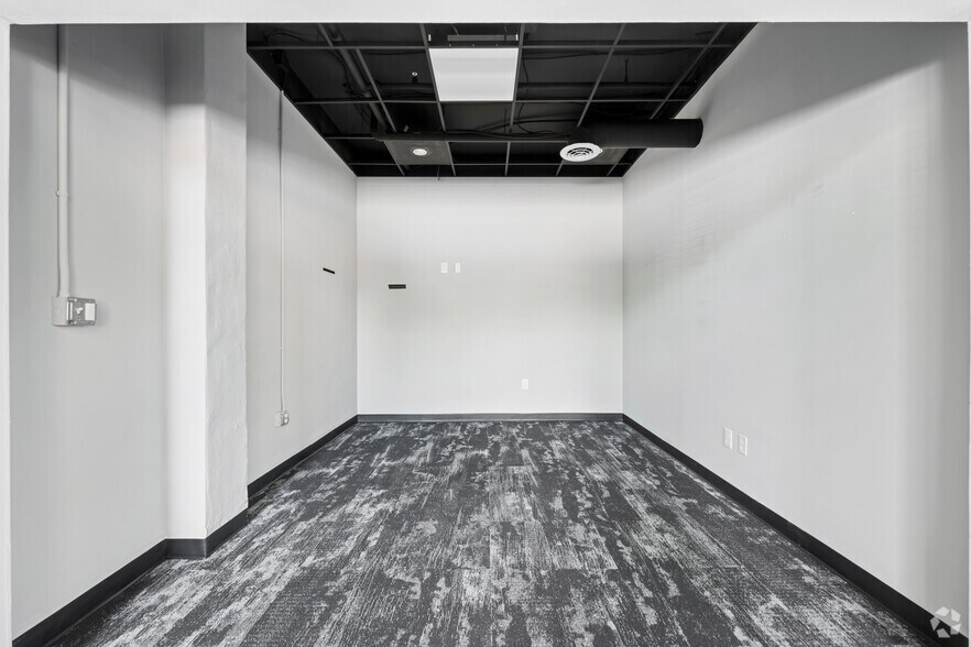 More Photos Of 300 N 5th St, Lafayette Apartments For Lease