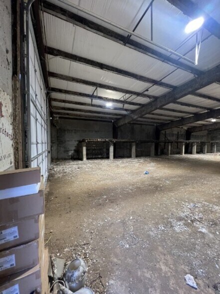 More Photos Of 869 Underwood Rd, McMinnville Flex For Sale