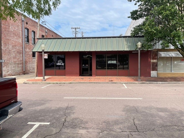 Primary Photo Of 213 N 3rd St, Muskogee Office For Sale