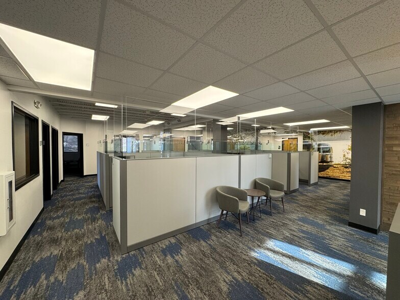 More Photos Of 2958 Gateway Dr, Elkhart Office For Sale