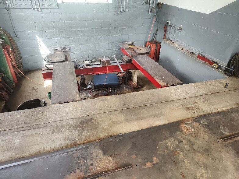 More Photos Of 737 S Main St, Phillipsburg Flex For Sale