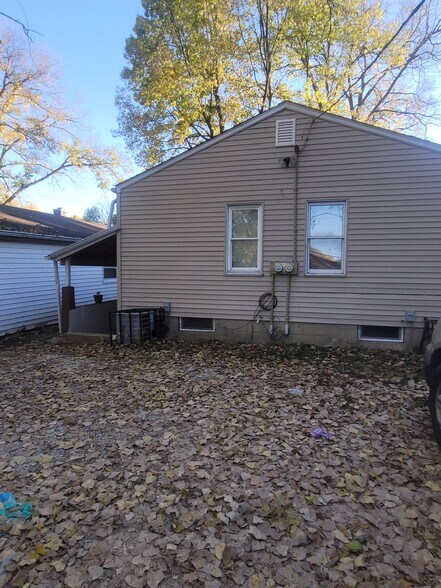 More Photos Of 1458 W 32nd St, Indianapolis Apartments For Sale