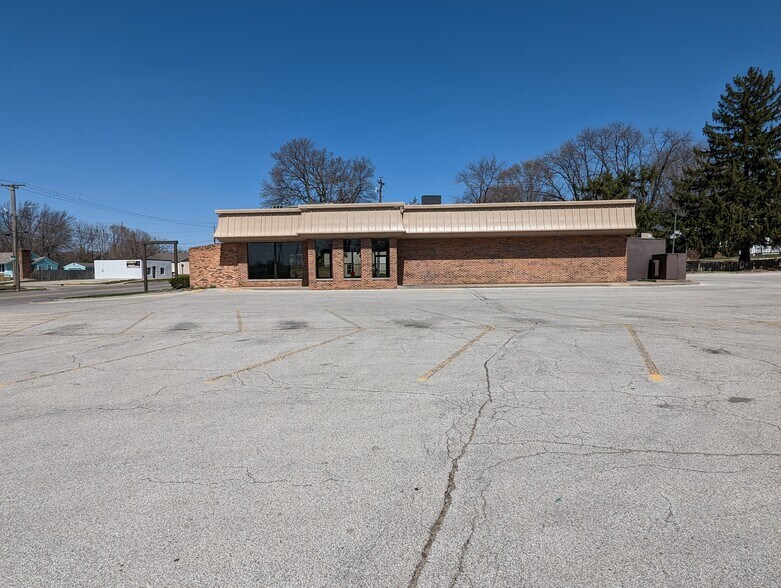More Photos Of 4105 SW 9th St, Des Moines Fast Food For Sale
