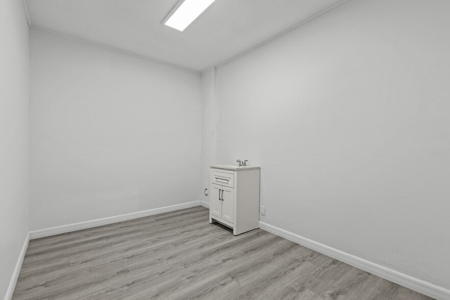 More Photos Of 16705 Hawthorne Blvd, Lawndale Loft Creative Space For Lease