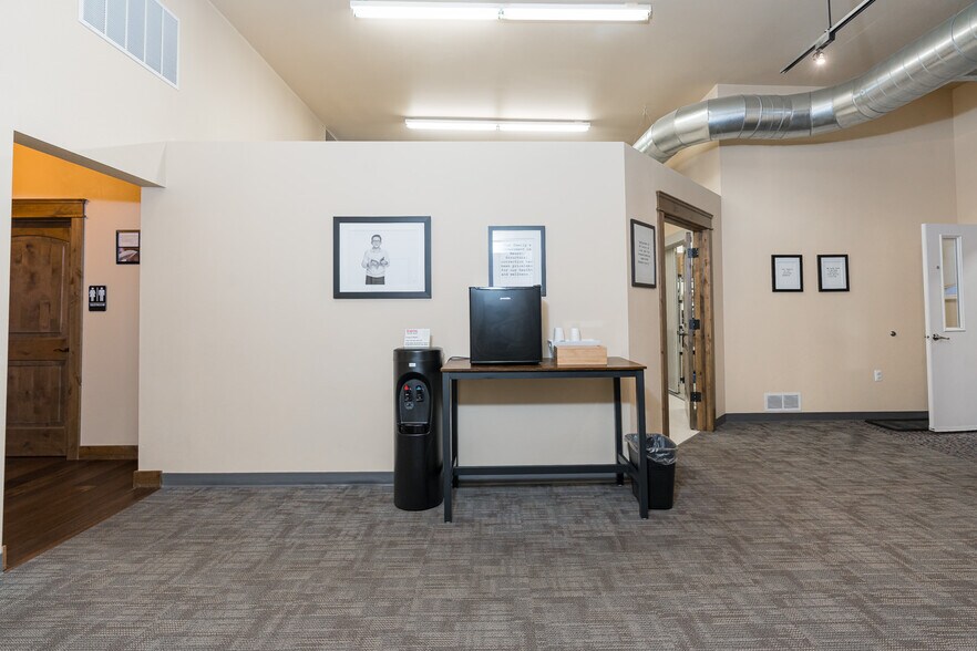 More Photos Of 210-214 W Sunset Ave, Coeur d'Alene Freestanding For Lease