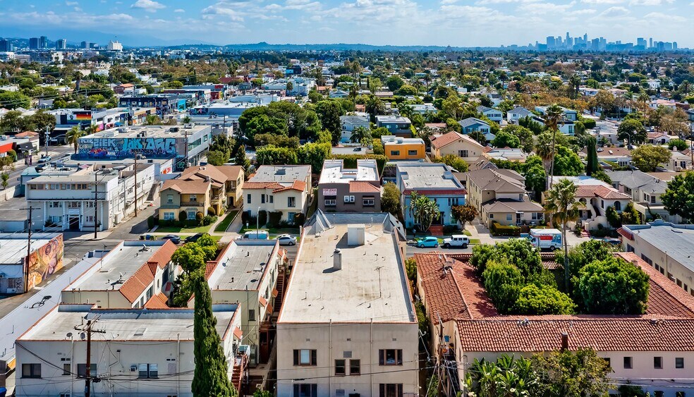More Photos Of 637 N Spaulding Ave, Los Angeles Apartments For Sale
