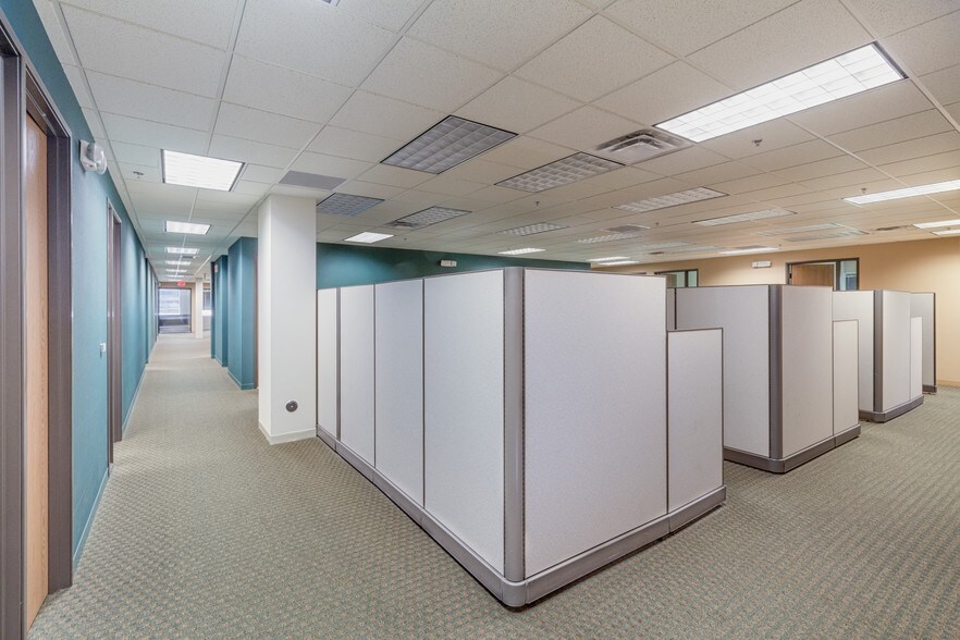 More Photos Of 22710 Haggerty Rd, Farmington Hills Research And Development For Lease
