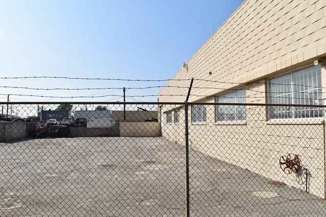 More Photos Of 12177-12179 Branford St, Sun Valley Manufacturing For Lease