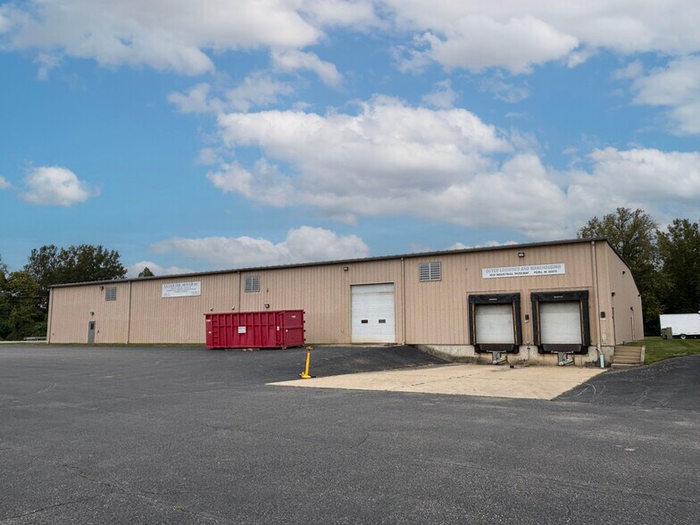 More Photos Of 1040-1050 Industrial Pky, Peru Warehouse For Sale