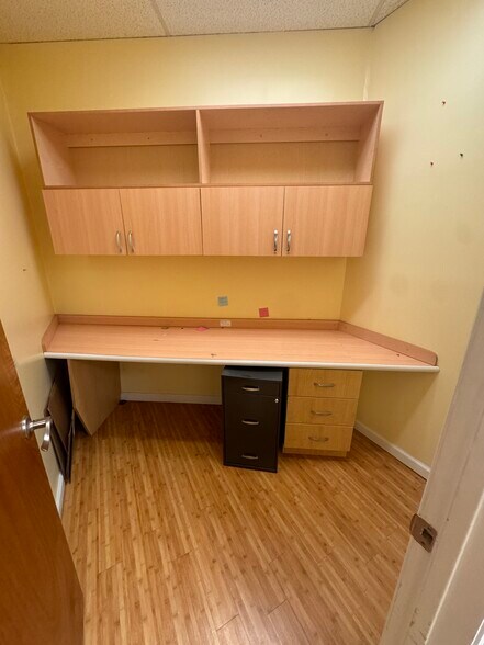 More Photos Of 634 Anderson Ave, Cliffside Park Office For Lease