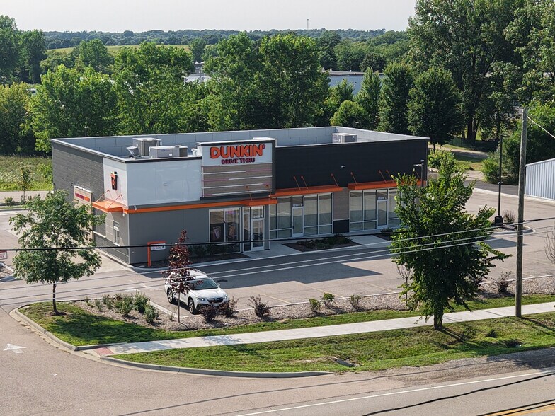More Photos Of 10909 N Main St, Richmond Storefront For Lease