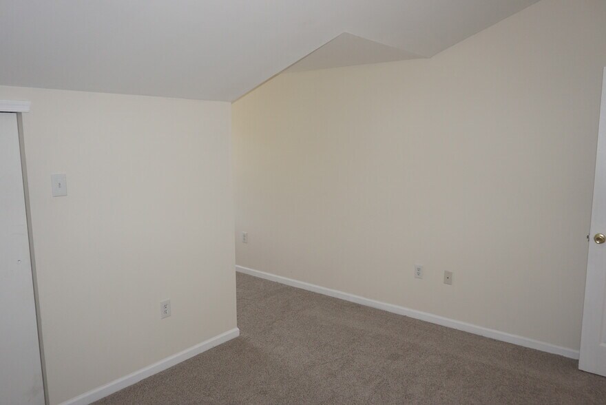 More Photos Of 3328 Huntingdon Pike, Huntingdon Valley Service For Sale