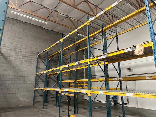 More Photos Of 1929 W Lone Cactus Dr, Phoenix Light Distribution For Sale