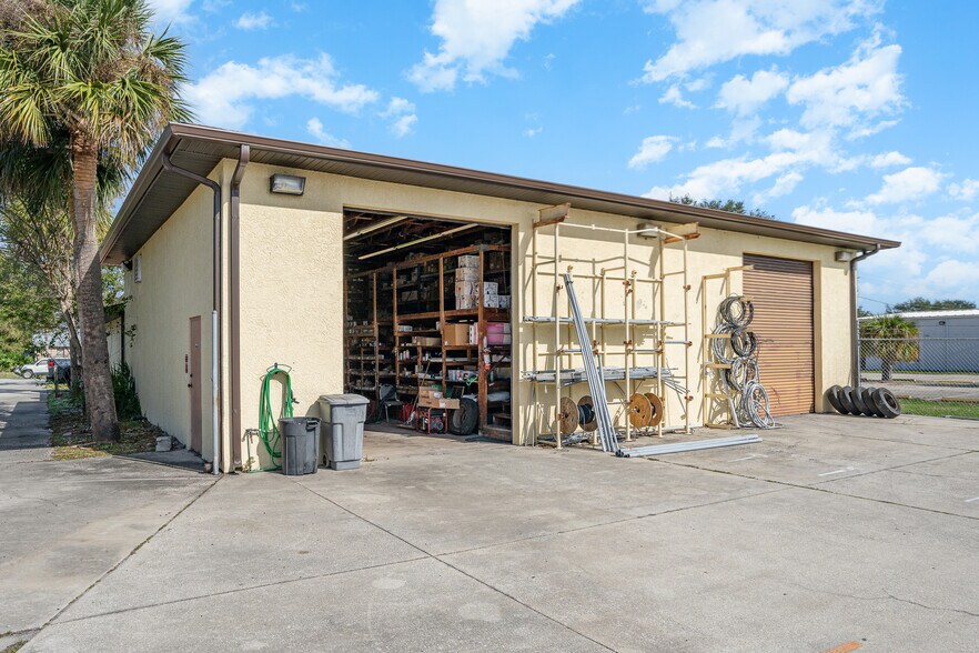 More Photos Of 455 Gus Hipp Blvd, Rockledge Warehouse For Sale