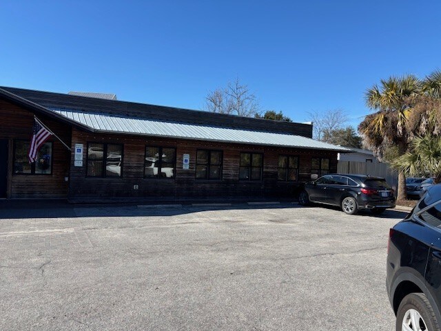 More Photos Of 1610 Pavilion Pl, Wilmington Restaurant For Lease