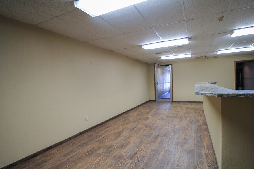 More Photos Of 320 N Main St, Pocahontas Medical For Sale