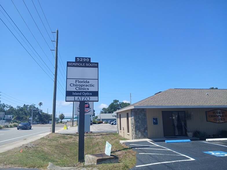 More Photos Of 5290 Seminole Blvd, Saint Petersburg Office For Sale