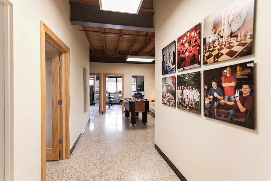 More Photos Of 1700 W Hubbard St, Chicago Light Distribution For Lease