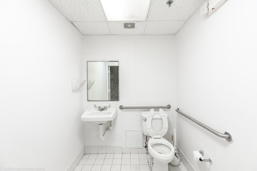 More Photos Of 11965 SW 142nd Ter, Miami Light Distribution For Sale