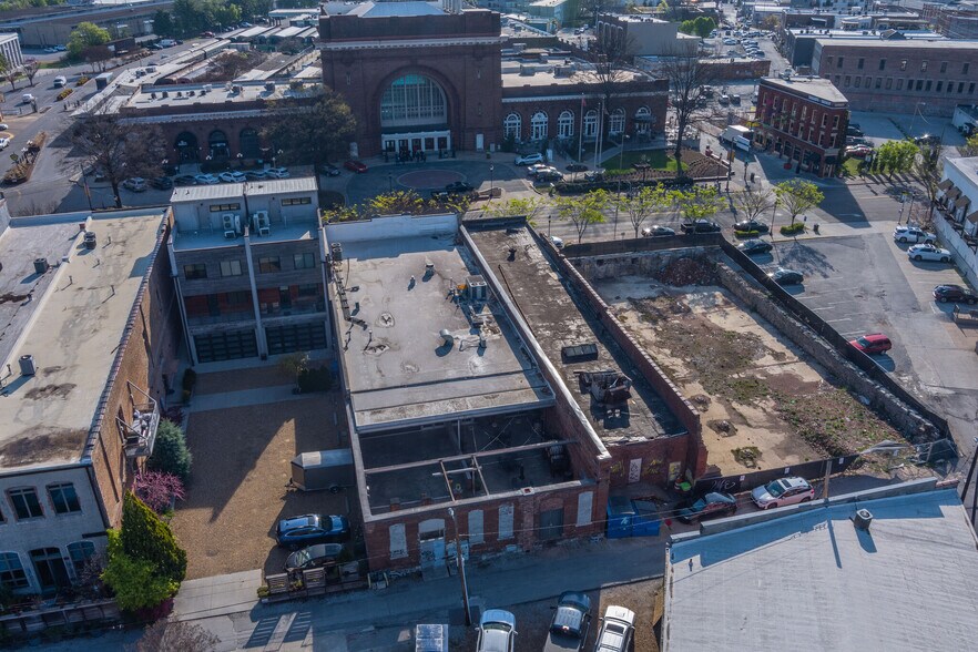 More Photos Of 1437 Market St, Chattanooga Storefront For Lease