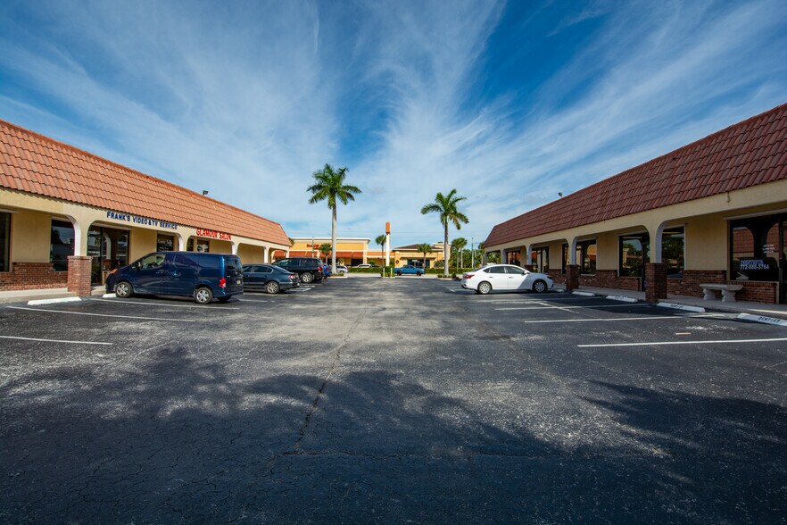 More Photos Of 108 SW Monterey Rd, Stuart Storefront Retail Office For Lease