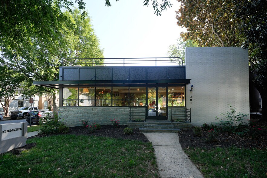 More Photos Of 301 East Blvd, Charlotte Storefront Retail Office For Sale