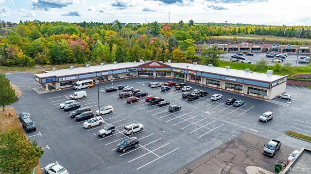 More Photos Of 901 Razorback Dr, Houghton Storefront For Sale