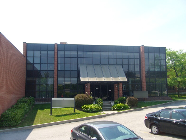 More Photos Of 65 W Beaver Creek Rd, Richmond Hill Warehouse For Lease