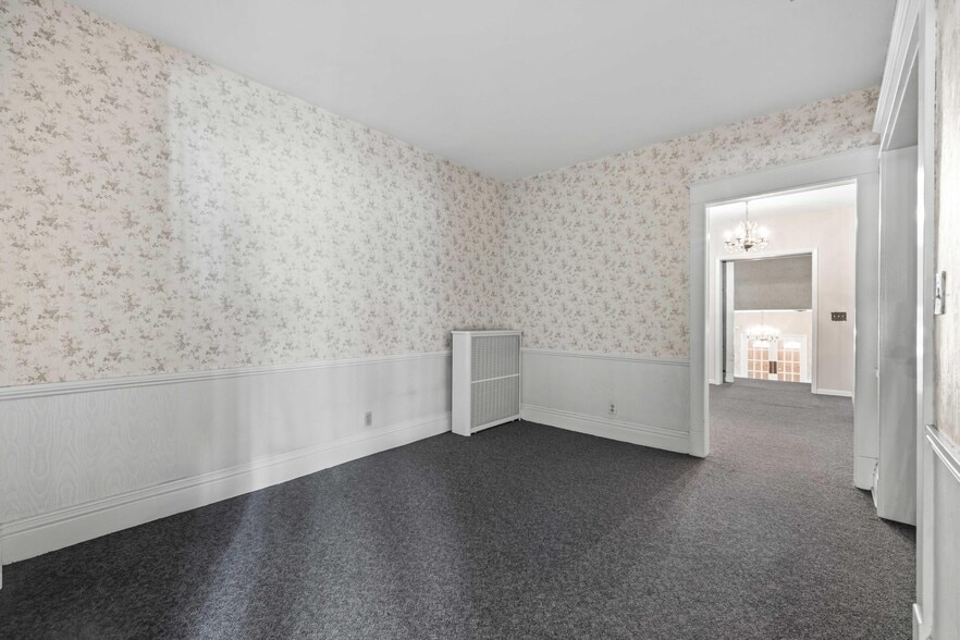 More Photos Of 1975 Seneca St, Buffalo Office For Sale