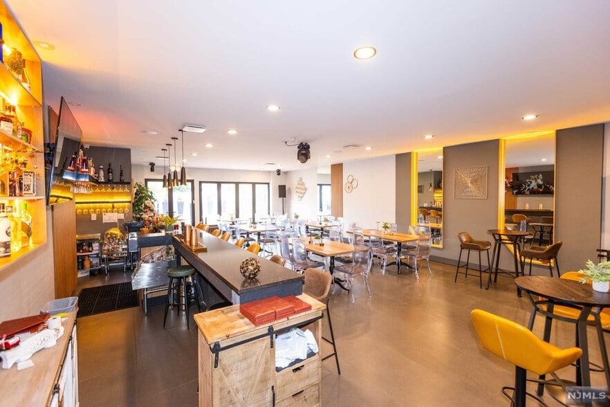 More Photos Of 526 Anderson Ave, Cliffside Park General Retail For Sale