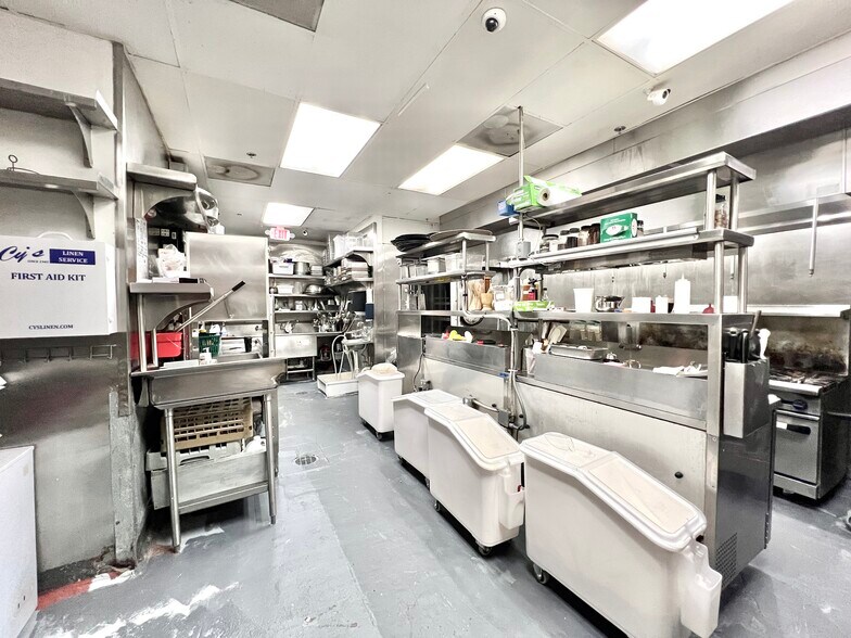 More Photos Of 223 Valencia Ave, Coral Gables Restaurant For Lease