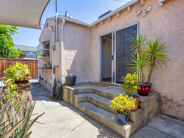 More Photos Of 331 Allen Ave, Glendale Multifamily For Sale