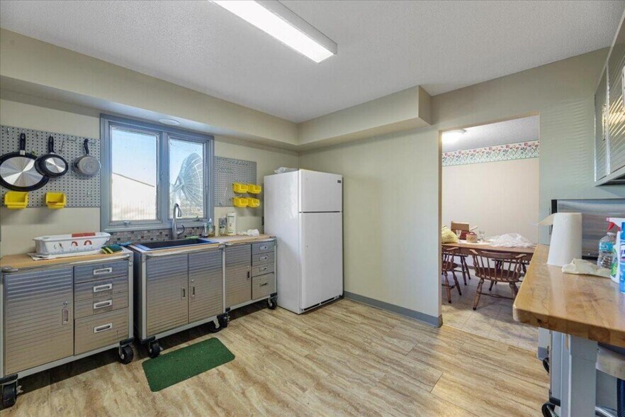 More Photos Of 21551 270th St, Mc Clelland Office For Sale