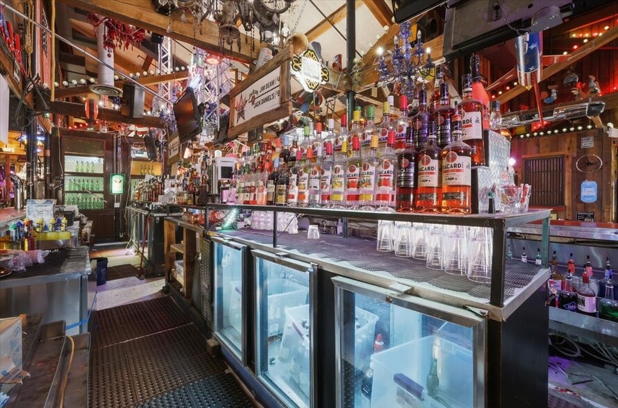 More Photos Of 3330 N Academy Blvd, Colorado Springs Bar For Sale