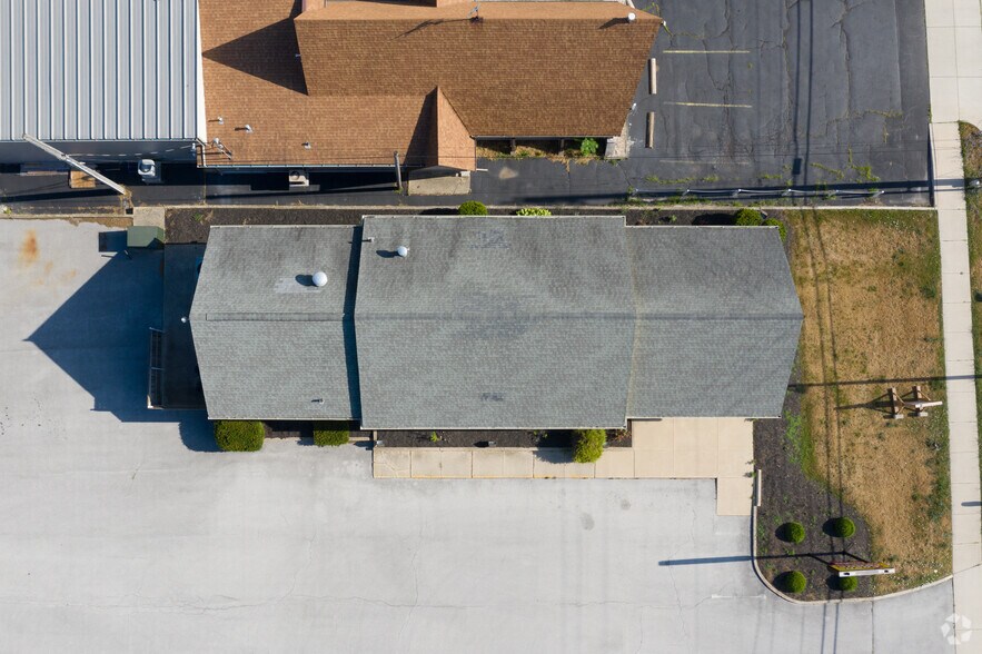 More Photos Of 1027 N Main St, Bowling Green Freestanding For Lease