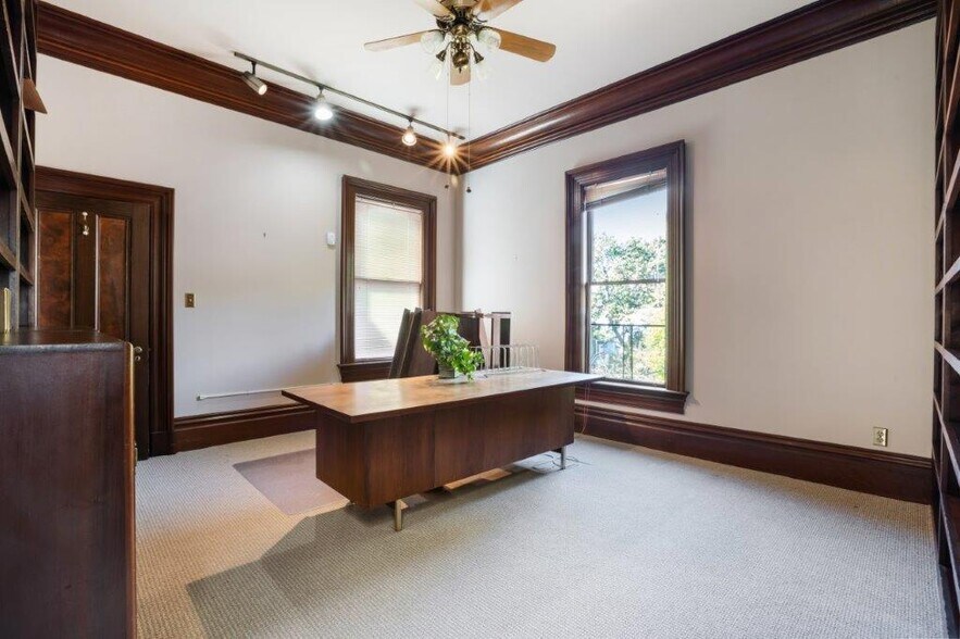 More Photos Of 653 11th St, Oakland Loft Creative Space For Sale