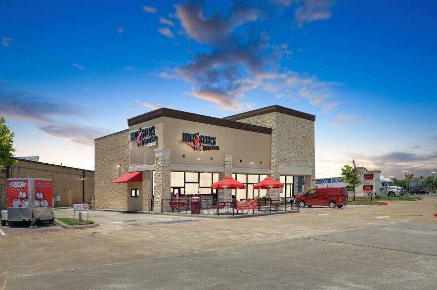 More Photos Of 27104 Highway 290, Cypress Freestanding For Lease