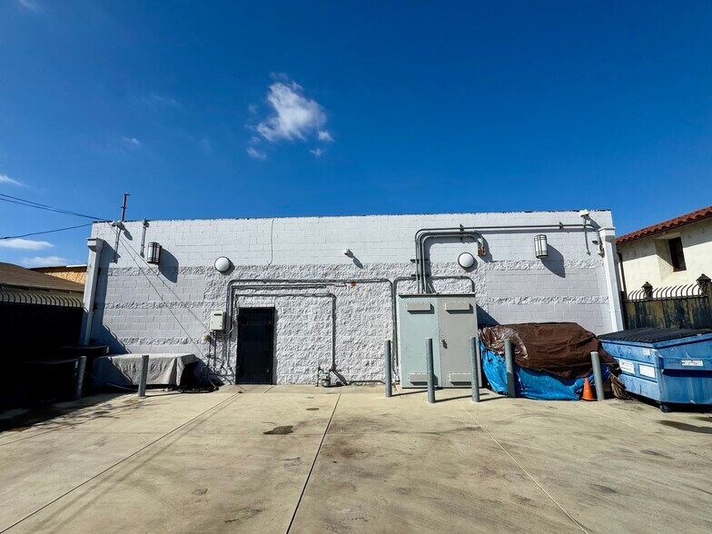 Primary Photo Of 5447 Satsuma St, North Hollywood Warehouse For Sale