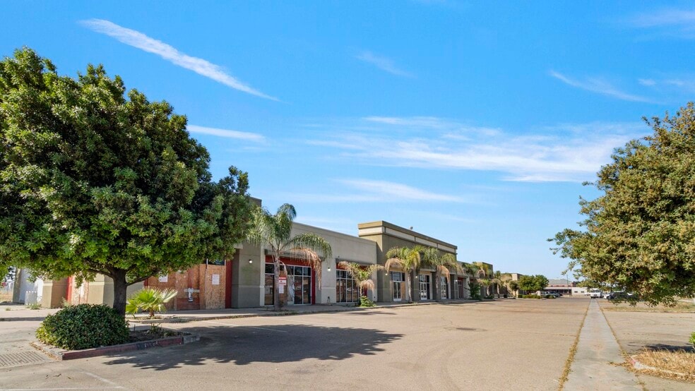 More Photos Of 2621 S Chestnut Ave, Fresno Freestanding For Sale