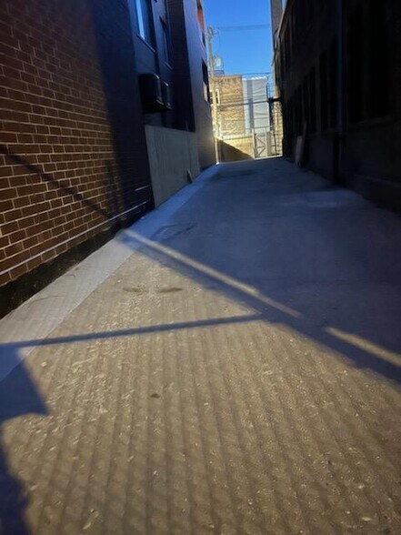 More Photos Of 3735 W Belmont Ave, Chicago Flex For Sale