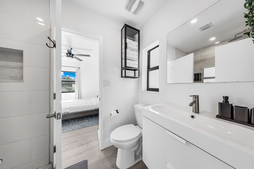 More Photos Of 243 NW 32nd St, Miami Multifamily For Sale