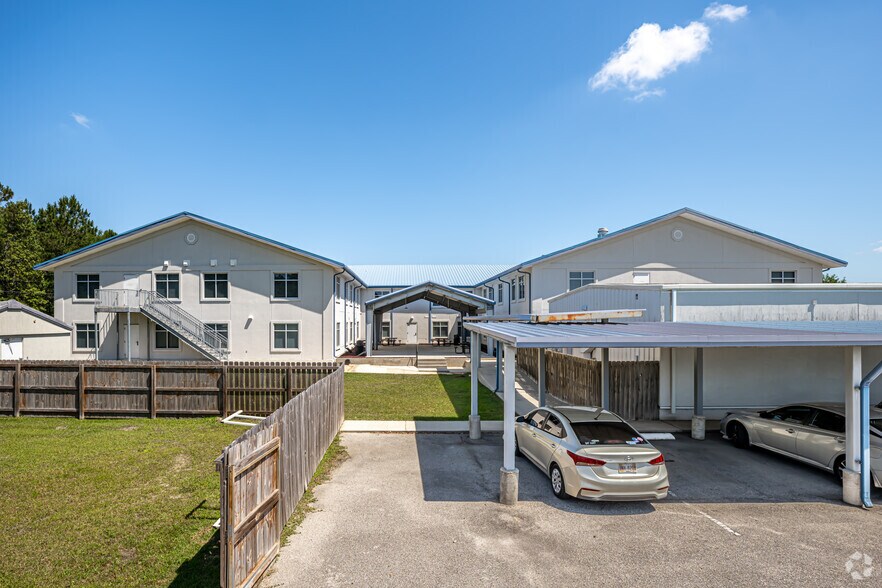 More Photos Of 14055 Seaway Rd, Gulfport Medical For Lease