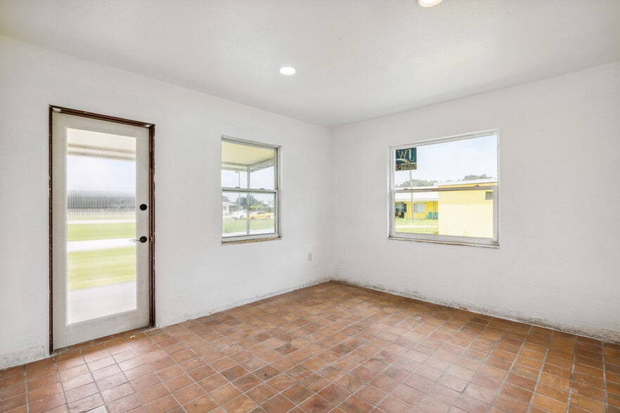 More Photos Of 16905 US Highway 27, Lake Wales Hotel For Sale