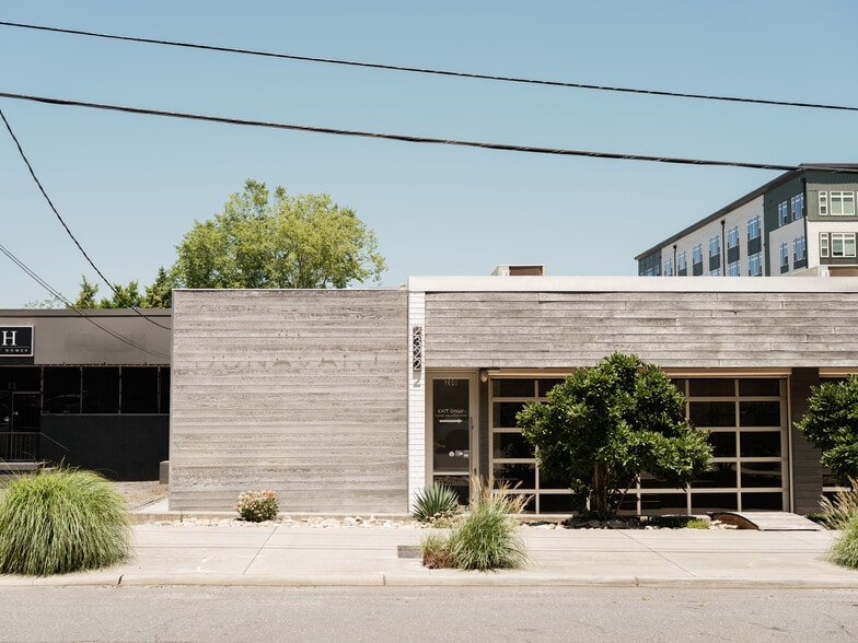 Primary Photo Of 2400-2406 Dunavant St, Charlotte Unknown For Lease