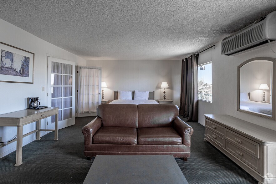 More Photos Of 10805 Palm Dr, Desert Hot Springs Hotel For Sale